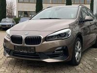 Gebraucht BMW 218 140 PS (102 kW) 2019 Jucarobeige metallic Van / Kleinbus