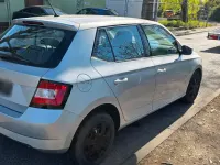 Gebraucht Skoda Fabia 60 PS (44 kW) 2016 Silber Kleinwagen