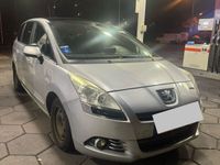 gebraucht Peugeot 5008 7 Sitze Sparsam