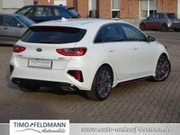 Gebraucht Kia Ceed 204 PS (150 kW) 2022 Deluxe white (metallic) Kleinwagen