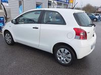 Gebraucht Toyota Yaris 69 PS (50 kW) 2010 Weiß Limousine