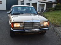 Gebraucht Mercedes E300 80 PS (58 kW) 1982 Gold Limousine