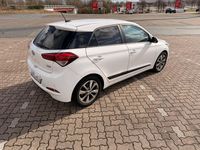 Gebraucht Hyundai i20 Active 90 PS (66 kW) 2017 Weiß Kleinwagen