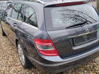 Gebraucht Mercedes C180 Avantgarde 156 PS (114 kW) 2010 Grau Kombi