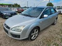 Gebraucht Ford Focus Ghia 101 PS (74 kW) 2006 Silber Limousine