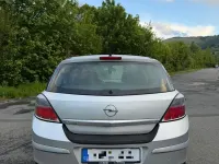 Używany Opel Astra 116 KM (85 kW) 2007 Srebrny Hatchback