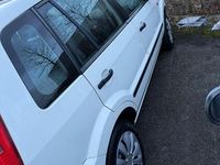 Gebraucht Ford Fusion 80 PS (58 kW) 2005 Weiß Kleinwagen