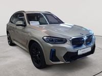 Gebraucht BMW iX3 Impressive 210 kW (286 PS) 2023 Kaschmirsilber metallic SUV