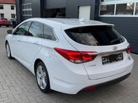 Gebraucht Hyundai i40 Premium 141 PS (103 kW) 2016 Weiß Kombi