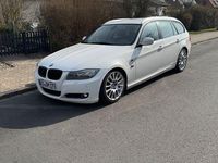 Gebraucht BMW 330 Performance 245 PS (180 kW) 2011 Weiß Kombi