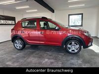 Gebraucht Dacia Sandero Prestige 90 PS (66 kW) 2017 Rot SUV