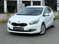 Gebraucht Kia Ceed DREAM-TEAM Edition 128 PS (94 kW) 2015 Weiß Kleinwagen