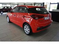 Gebraucht Hyundai i20 Pure 75 PS (55 kW) 2020 Rot metallic Limousine