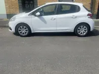 Gebraucht Peugeot 208 Active 82 PS (60 kW) 2016 Weiß Kleinwagen