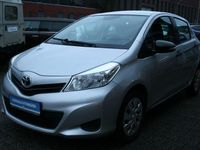 Gebraucht Toyota Yaris Cool 69 PS (50 kW) 2012 Ultra silver Kleinwagen