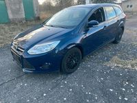 Gebraucht Ford Focus 101 PS (74 kW) 2013 Blau Kombi