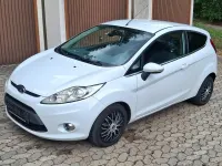 Gebraucht Ford Fiesta Titanium 82 PS (60 kW) 2010 Silber Limousine