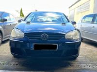 Gebraucht VW Golf V 105 PS (77 kW) 2004 Blau Kleinwagen
