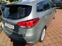 Gebraucht Kia Carens Premium 141 PS (103 kW) 2016 Silber Van / Kleinbus