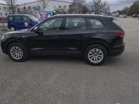 Second-hand VW Touareg 286 CP (210 kW) 2022 Negru SUV