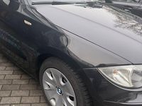 Gebraucht BMW 116 122 PS (89 kW) 2008 Schwarz Kleinwagen