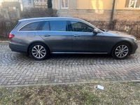 Gebraucht Mercedes E220 194 PS (142 kW) 2017 Grau Limousine