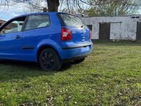Gebraucht VW Polo 64 PS (47 kW) 2004 Blau Kleinwagen
