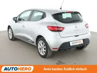 Używany Renault Clio V 76 KM (55 kW) 2021 Srebrny Hatchback