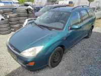 Usado Ford Focus Ghia 101 CV (74 kW) 1999 Verde Familiar