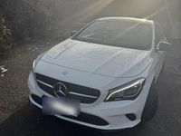 Gebraucht Mercedes CLA220 180 PS (132 kW) 2016 Weiß Limousine