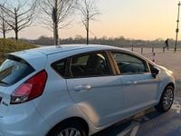 Gebraucht Ford Fiesta Trend 82 PS (60 kW) 2013 Weiß Kleinwagen