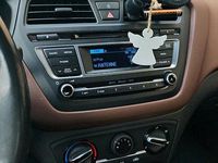 Gebraucht Hyundai i20 101 PS (74 kW) 2016 Grau Kleinwagen