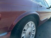 Gebraucht Jaguar XJ 209 PS (153 kW) 2024 Rot Limousine