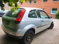 Gebraucht Ford Fiesta 60 PS (44 kW) 2002 Silber Kleinwagen