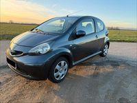 Gebraucht Toyota Yaris 68 PS (50 kW) 2005 Grau Kleinwagen