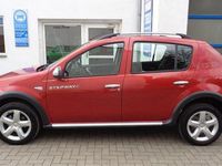 Gebraucht Dacia Sandero Stepway 84 PS (61 kW) 2011 Rot Limousine