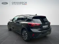 Neu Ford Focus Titanium 155 PS (114 kW) 2025 Schwarz Limousine