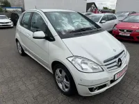 Gebraucht Mercedes A160 82 PS (60 kW) 2012 Weiß Limousine
