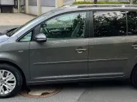 Gebraucht VW Touran 140 PS (102 kW) 2014 Grau Van / Kleinbus