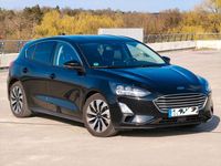 Używany Ford Focus Cool & Connect 120 KM (88 kW) 2019 Czarny Sedan/Limuzyna