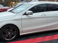 Gebraucht Mercedes CLA220 177 PS (130 kW) 2017 Calcitweiss/zirrusweiss Limousine