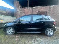 Gebraucht Mercedes B200 140 PS (102 kW) 2009 Schwarz Van / Kleinbus