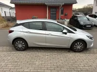 Gebraucht Opel Astra Edition 105 PS (77 kW) 2017 Grau Limousine