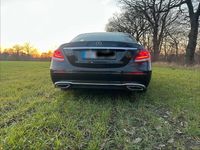 Gebraucht Mercedes E200 AMG 184 PS (135 kW) 2017 Schwarz Limousine