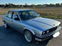 Gebraucht BMW 324 Performance 117 PS (86 kW) 1986 Silber Limousine
