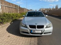 Gebraucht BMW 320 163 PS (119 kW) 2007 Silber Limousine