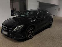 Gebraucht Mercedes GLA250 211 PS (155 kW) 2016 Schwarz SUV