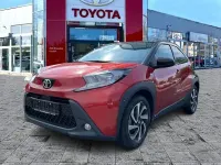 Gebraucht Toyota Aygo X Basis 72 PS (52 kW) 2023 Chili red perleffekt/ night sky black SUV