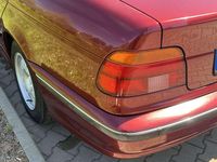 Gebraucht BMW 523 170 PS (125 kW) 1996 Rot Limousine