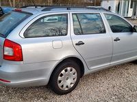 Gebraucht Skoda Octavia Ambiente 122 PS (89 kW) 2011 Grau Kombi